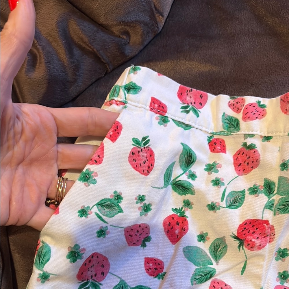Crewcuts Strawberry Print Scallop Hem Shorts size 8 - Picture 3 of 6